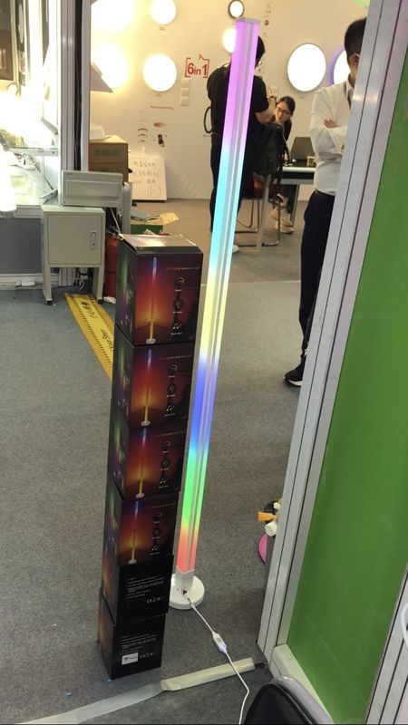 2- RGB IC Smart Corner Light Controlado remotamente Tuya Suporte Google Alexa LED Corner Floor Lamp Para sala de estar