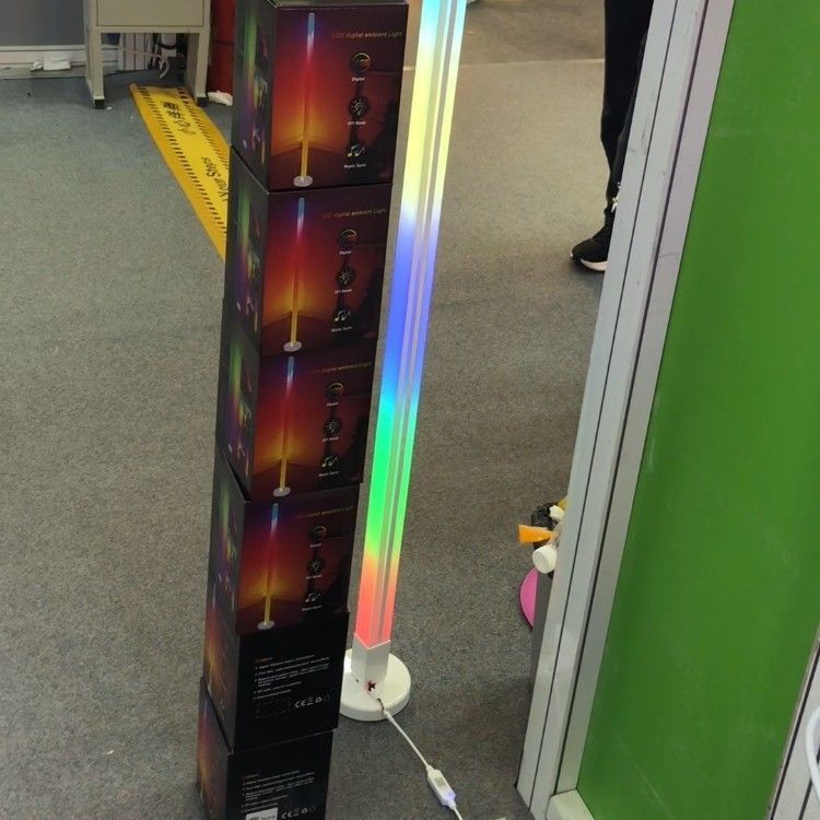 Lâmpada de piso de canto LED RGB Home.hotel.lighting Função decorativa para sala de estar moderna