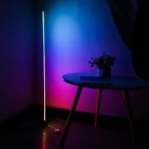 Aplicativo Wifi Atmosphere personalizado e lâmpada de piso LED de controle remoto para quarto de casa inteligente