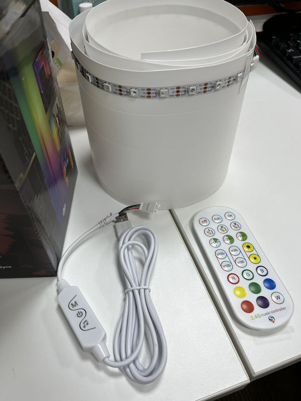 WiFi App Controlled Corner Floor Light com LED Rainbow Dimmable e Ritmo de Som